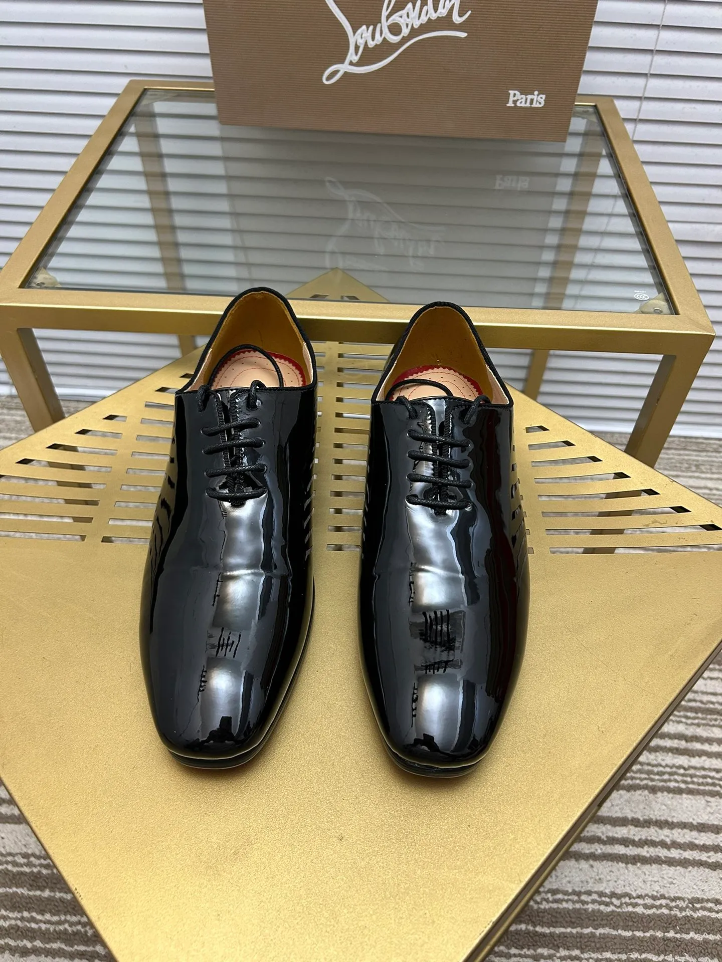 (Customized model) Ex-factory price is 500. christian louboutin (CL red sole shoes) counter series, casual leather shoes for couples 📢 📢 📢 Exclusive hot style release 🎈🎈💪 Movable latex feet 👻 Finished outsole line [Proud] 😝Female 35-40# Male 38#-46, global supply😝 [Top version]: Original imported genuine leather upper, top original leather lining, original molded TPU outsole, original 1:1 detail processing, original shoe last,